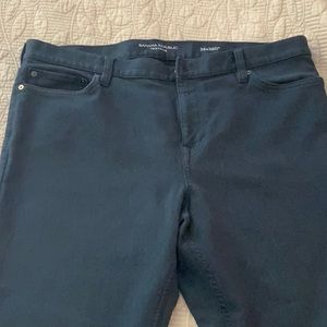 Banana Republic Men’s Traveler pants